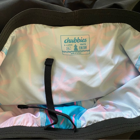 Chubbies Boys The One Leg Two Legs Training Shorts Black Blue Pink Palm Liner XL - Picture 15 of 15